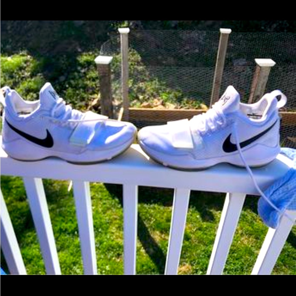 Paul George shoes Size 8. Good condition!